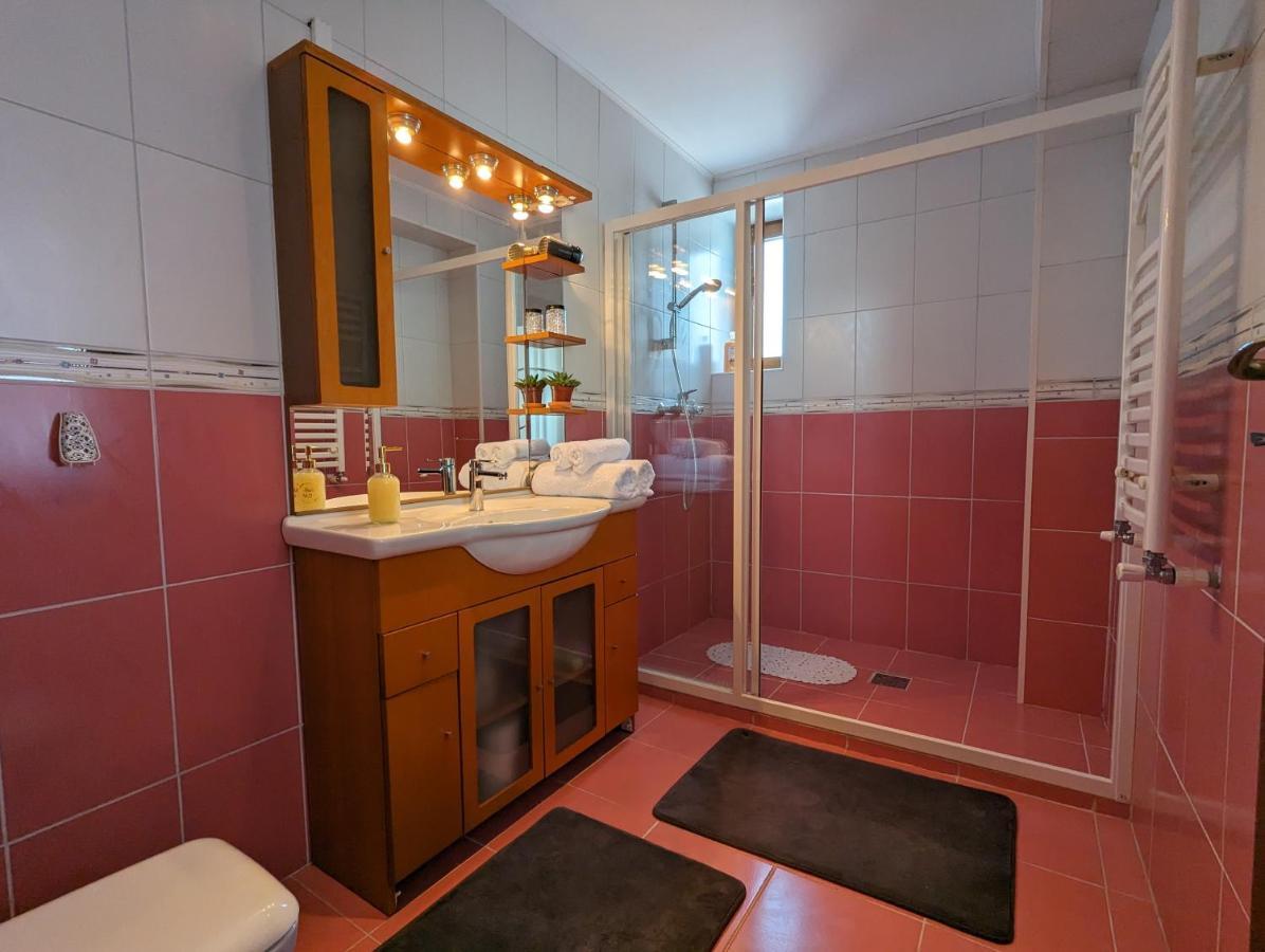 Horizon View Villa - Lakefront Terrace Suite Bukareszt Zewnętrze zdjęcie