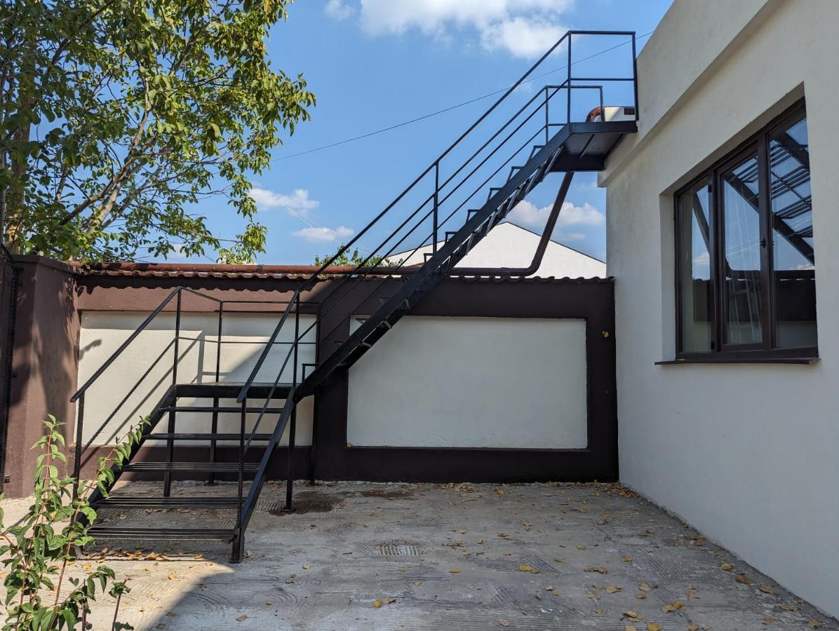 Horizon View Villa - Lakefront Terrace Suite Bukareszt Zewnętrze zdjęcie