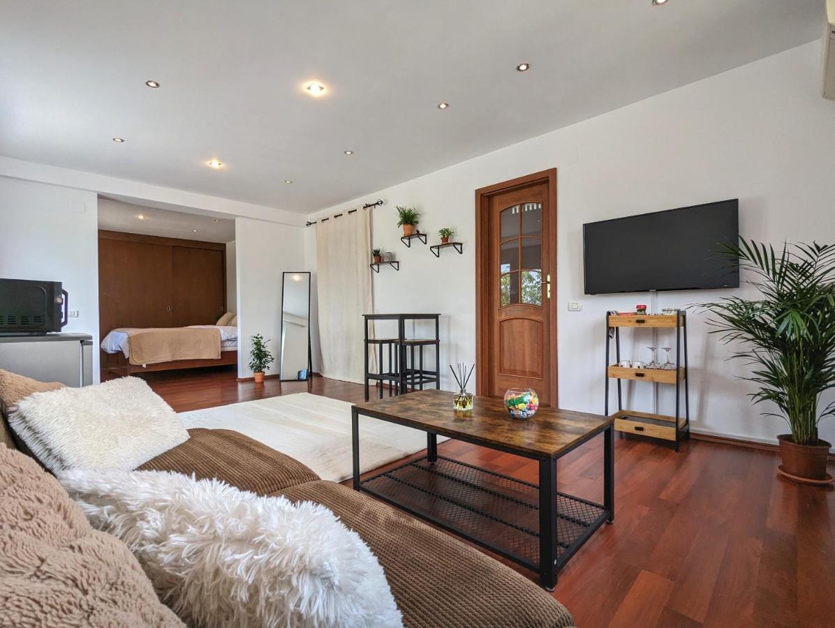 Horizon View Villa - Lakefront Terrace Suite Bukareszt Zewnętrze zdjęcie